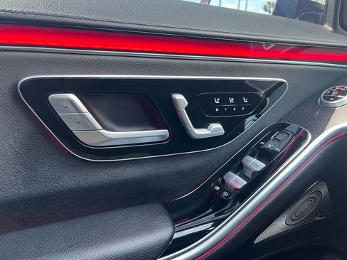 Used 2022 Mercedes-Benz S 500 4MATIC w/ AMG Line Package image 30