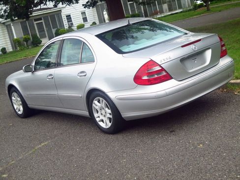 Used 2003 Mercedes-Benz E 320 Sedan image 26