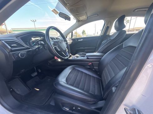 Used 2018 Ford Fusion SE w/ Equipment Group 201A FWD image 14