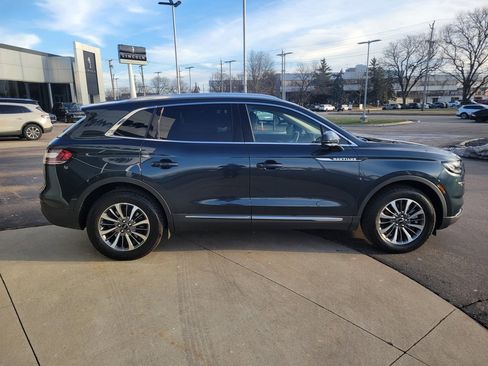 Certified 2022 Lincoln Nautilus AWD w/ Premium Package image 2