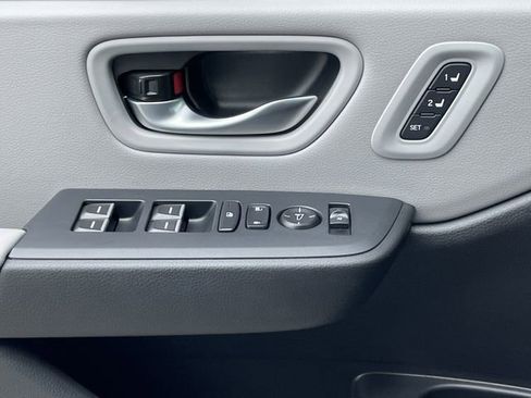 Used 2025 Honda Pilot Touring image 24