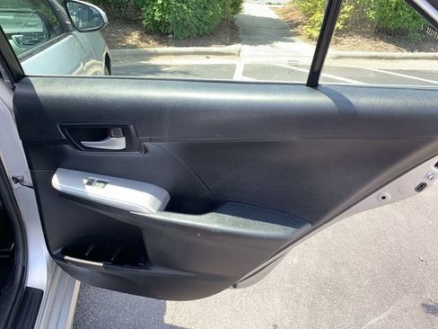 Used 2012 Toyota Camry SE FWD image 11