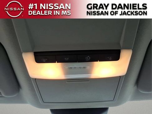 Used 2025 Nissan Sentra SR FWD image 21