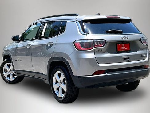 Used 2019 Jeep Compass Latitude w/ Popular Equipment Group FWD image 4