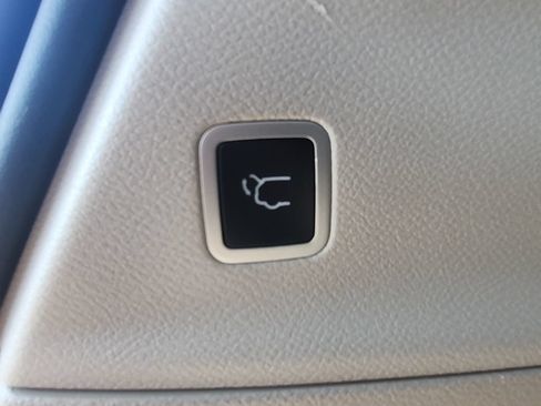 Certified 2022 Chrysler Pacifica Touring-L FWD image 33