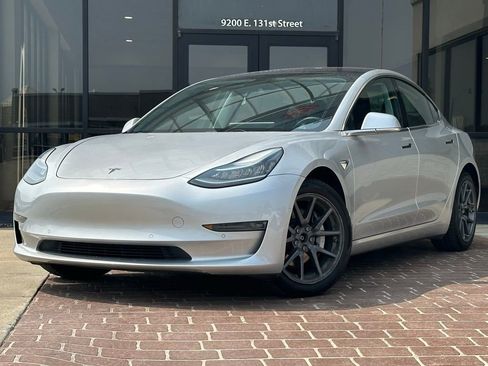 Used 2018 Tesla Model 3 Long Range image 1