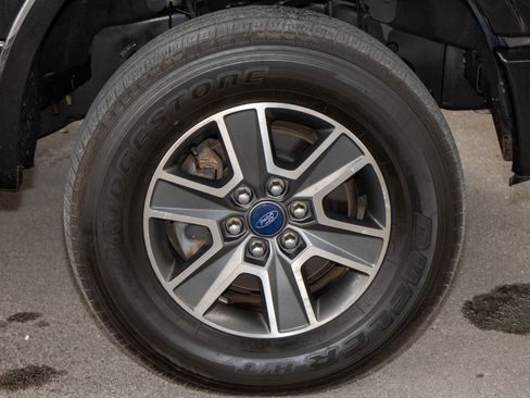 Used 2015 Ford F150 Lariat image 38