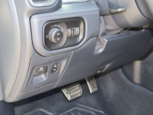 Used 2022 RAM 1500 Limited AWD/4WD image 24