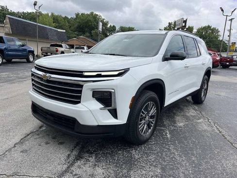 New 2026 Chevrolet Traverse LT w/ Driver Confidence Package FWD image 7