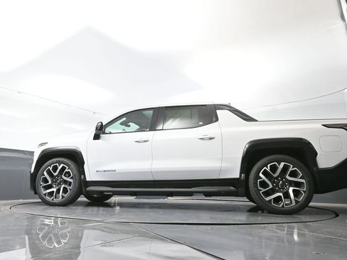 New 2025 Chevrolet Silverado EV RST image 47