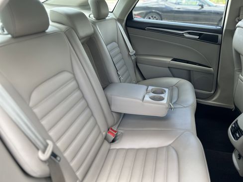 Used 2019 Ford Fusion SEL FWD image 36