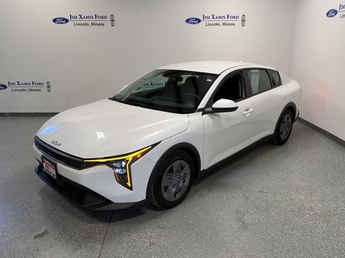 Used 2025 Kia K4 FWD image 3