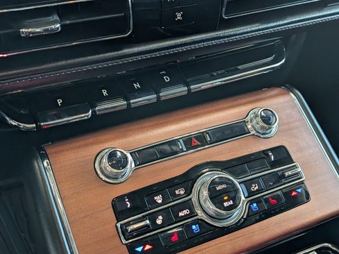 Used 2020 Lincoln Aviator Reserve w/ Equipment Group 202A image 24