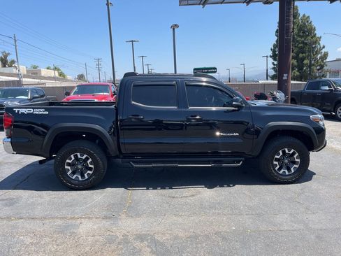 Used 2018 Toyota Tacoma TRD Off-Road image 6