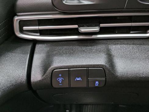 Used 2023 Hyundai Elantra SEL FWD image 9