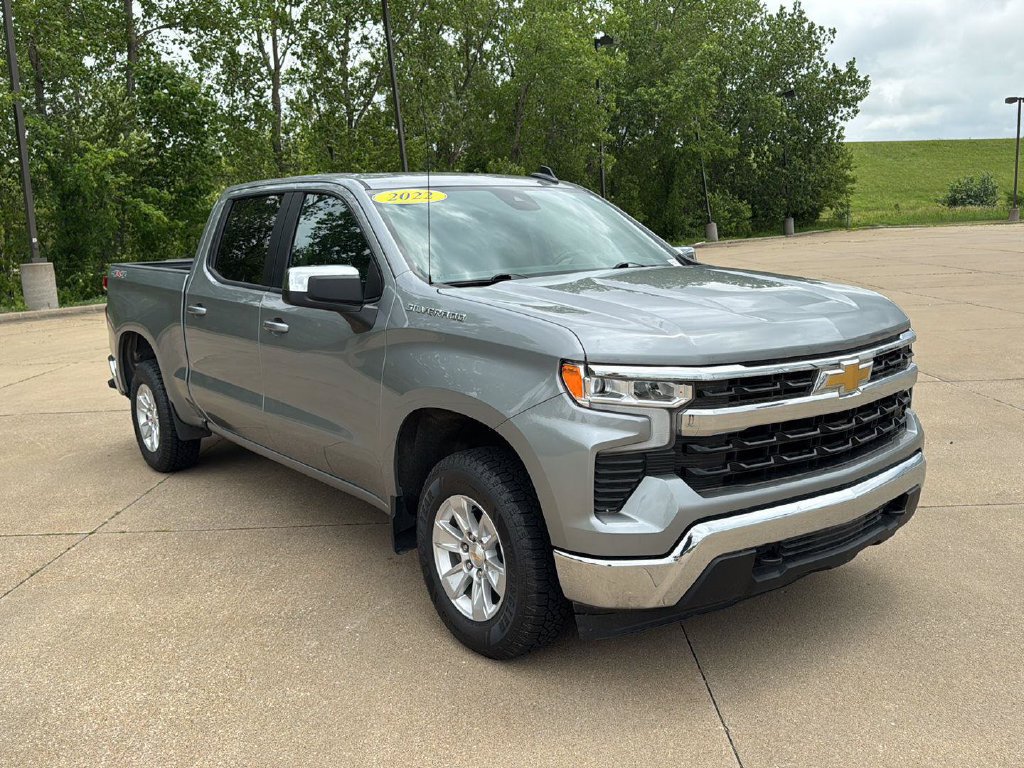 Used 2025 Chevrolet Silverado 1500 LT AWD/4WD image 9