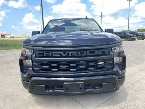 Used 2025 Chevrolet Silverado 1500 Custom image 9
