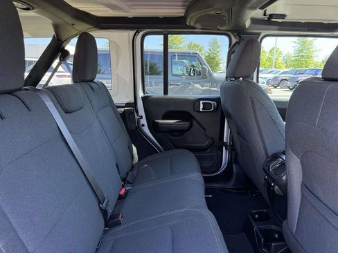 Used 2024 Jeep Wrangler Unlimited Sport AWD/4WD image 16