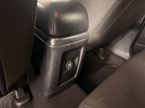 Used 2019 Dodge Journey SE w/ Connectivity Group FWD image 38