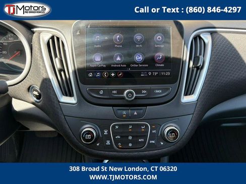 Used 2022 Chevrolet Malibu LT FWD image 18