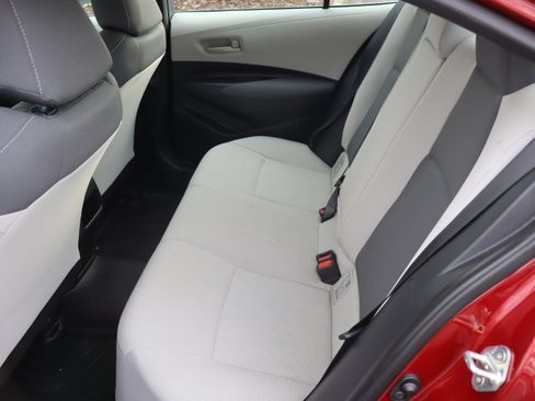 Used 2022 Toyota Corolla LE FWD image 31