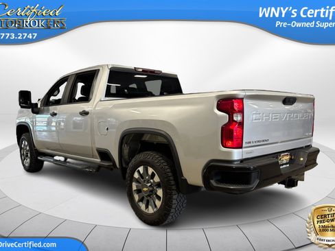 Used 2023 Chevrolet Silverado 2500 Custom w/ Custom Value Package image 8