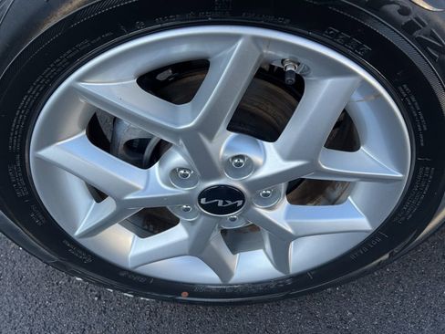 Certified 2022 Kia Soul LX w/ Technology Package image 41