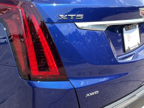 Certified 2024 Cadillac XT5 Premium Luxury w/ LPO, Floor Liner Package AWD/4WD image 41