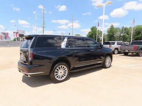 Used 2023 Cadillac Escalade ESV Premium Luxury RWD image 9