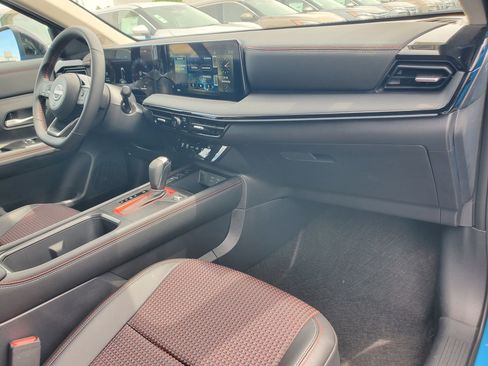 New 2025 Nissan Kicks SR image 11