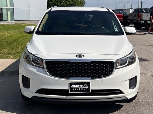 Used 2017 Kia Sedona LX w/ LX Essentials Premium Package FWD image 8