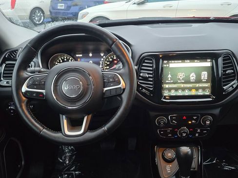 Used 2018 Jeep Compass Limited w/ Navigation Group image 2