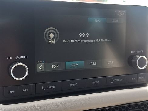 Used 2023 Honda HR-V LX image 17