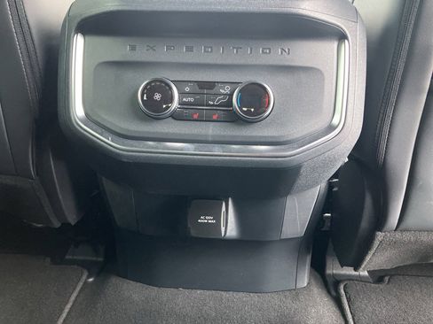 Used 2025 Ford Expedition Max Platinum w/ Stealth Performance Package image 25