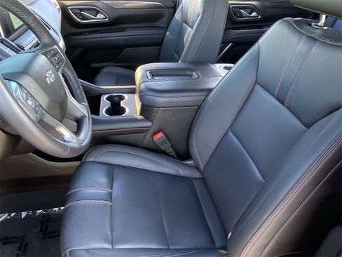 Used 2022 Chevrolet Suburban RST w/ Luxury Package image 7