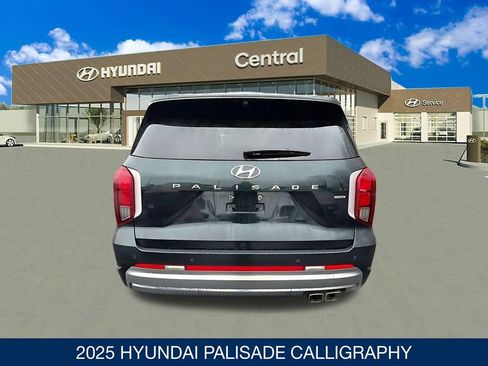 Certified 2025 Hyundai Palisade Calligraphy AWD/4WD image 8