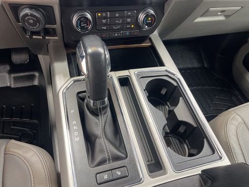 Used 2019 Ford F150 Lariat w/ Equipment Group 502A Luxury AWD/4WD image 26