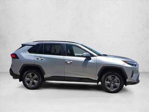 Used 2024 Toyota RAV4 XLE AWD/4WD image 4
