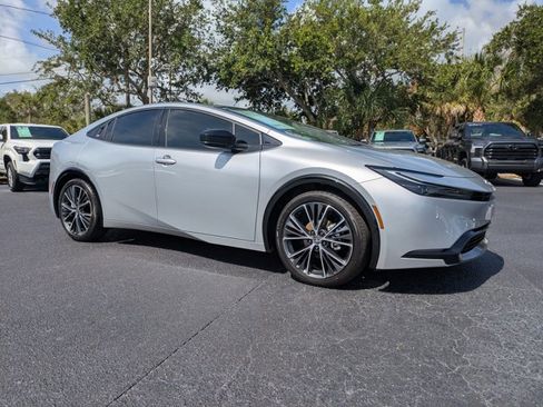 New 2026 Toyota Prius LE FWD image 2