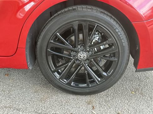 Used 2025 Toyota Camry SE image 11