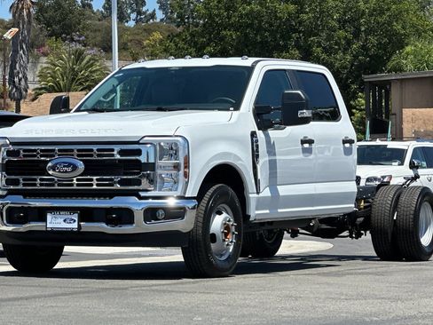 New 2026 Ford F350 XL w/ XL Chrome Package RWD image 7