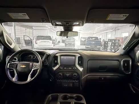 Used 2022 Chevrolet Silverado 1500 LT w/ Convenience Package II AWD/4WD image 10