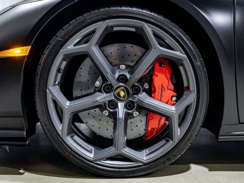 Used 2023 Lamborghini Huracan Tecnica image 27