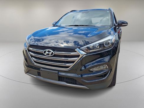 Used 2016 Hyundai Tucson Limited w/ Option Group 03 AWD/4WD image 4