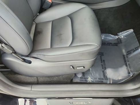 Used 2024 Tesla Model Y Long Range image 21