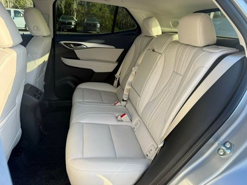 Used 2024 Buick Envision Avenir image 9