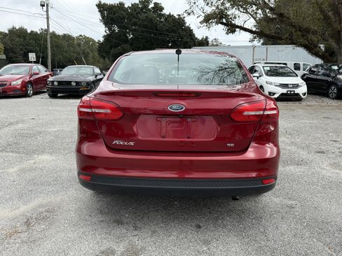 Used 2017 Ford Focus SE image 4