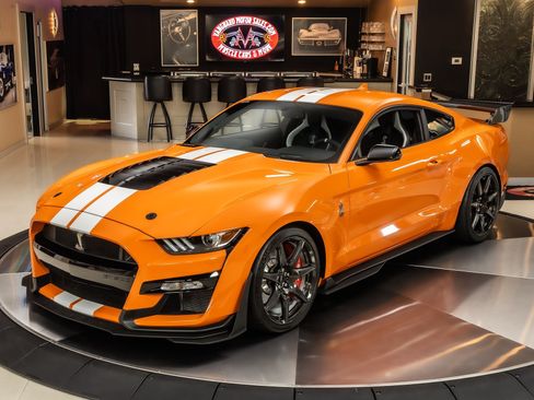 Used 2020 Ford Mustang Shelby GT500 w/ Carbon Fiber Track Pack RWD image 5