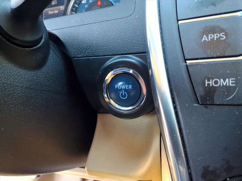 Used 2016 Toyota Camry LE image 17