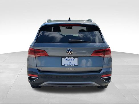 Certified 2022 Volkswagen Taos SE FWD image 5